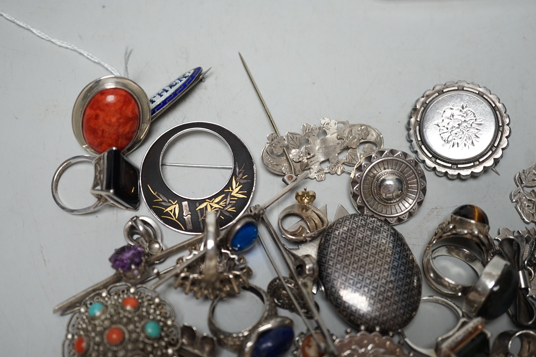 Assorted silver, white metal and other jewellery, including niello locket, Victorian cross pendant, rings, brooches, enamelled and sterling 'Mother' brooch, sterling and mixed metal Amita brooch.